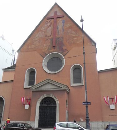 ������� ������ ��������� (Kapuzinerkirche) � ���� �� ������� ����� ����� (Neue Markt)